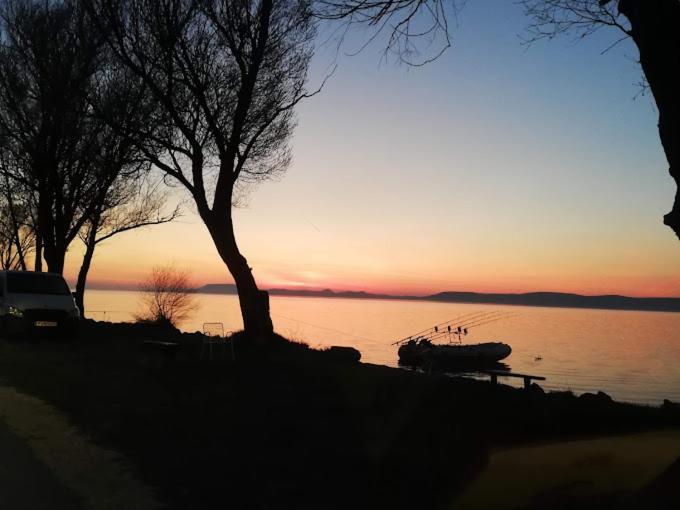 Boathouse Balatonlelle With Sauna מראה חיצוני תמונה